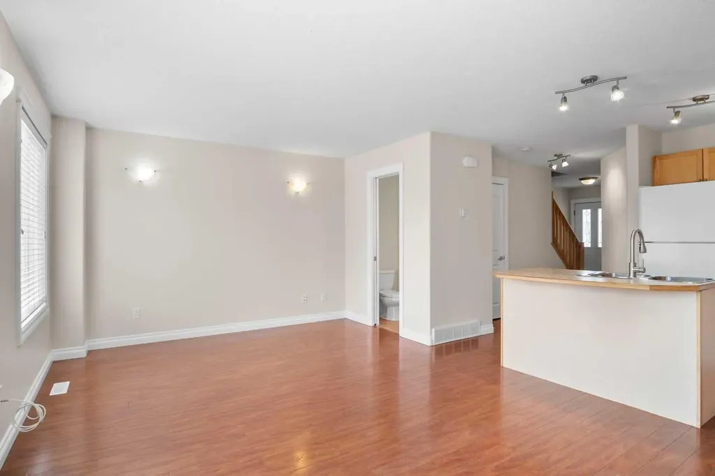 2002 22 Avenue Bowden AB T0M0K0