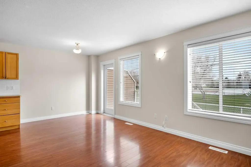 2002 22 Avenue Bowden AB T0M0K0