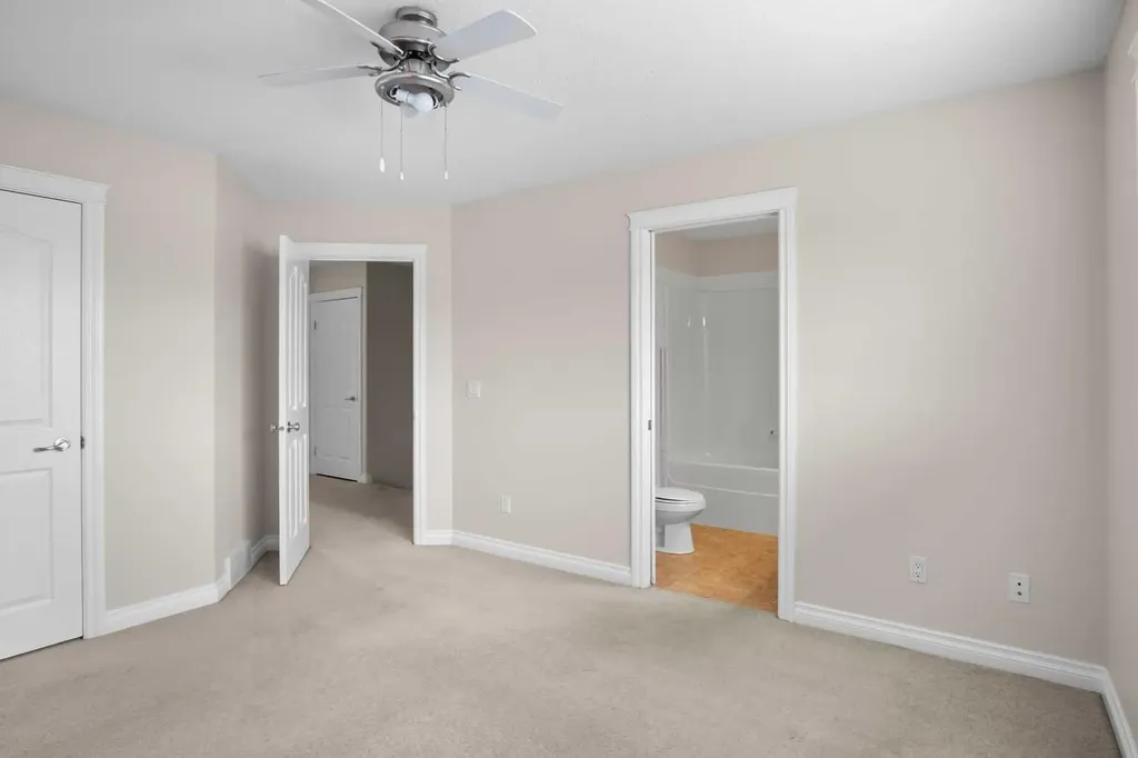 2002 22 Avenue Bowden AB T0M0K0