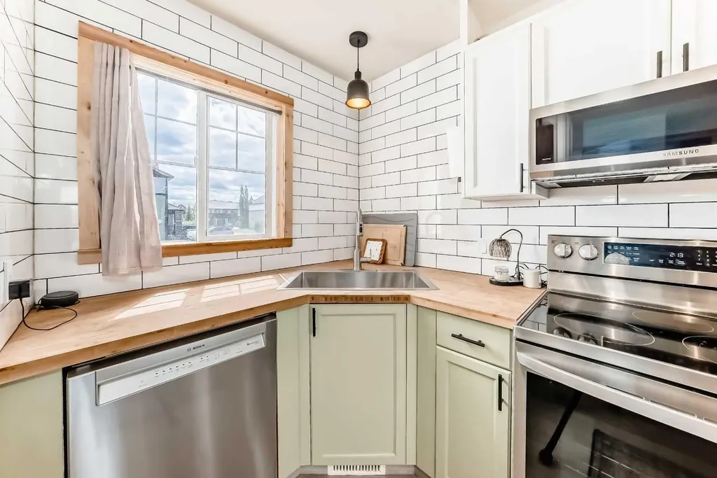 140 Sagewood Boulevard SW Airdrie AB T4B 3H5