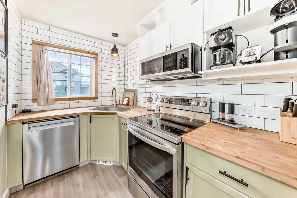 140 Sagewood Boulevard SW Airdrie AB T4B 3H5