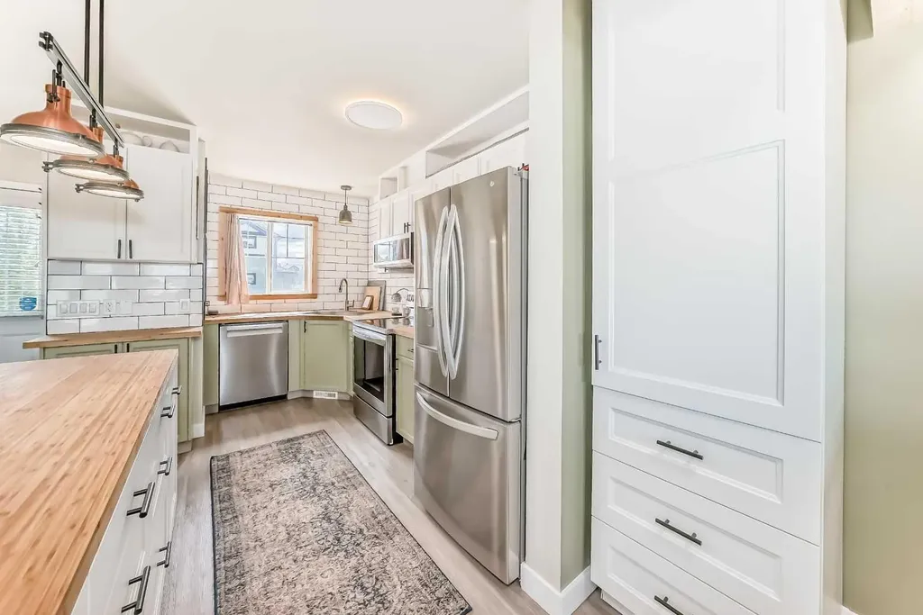140 Sagewood Boulevard SW Airdrie AB T4B 3H5