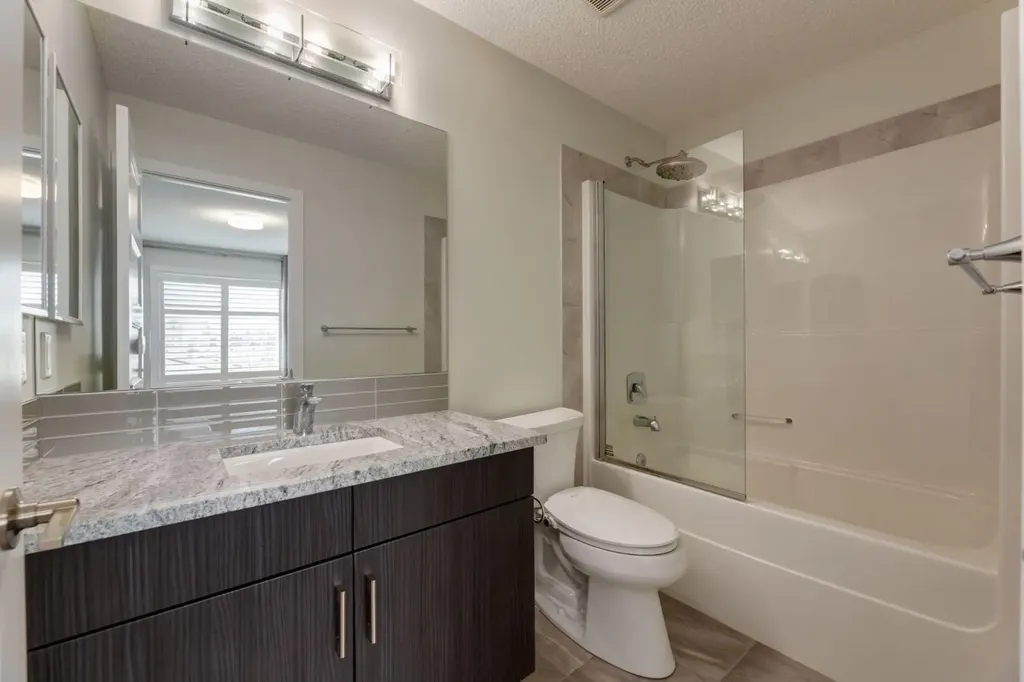 28 Masters Link SE Calgary AB T3M2N2
