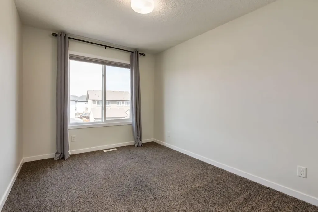 28 Masters Link SE Calgary AB T3M2N2