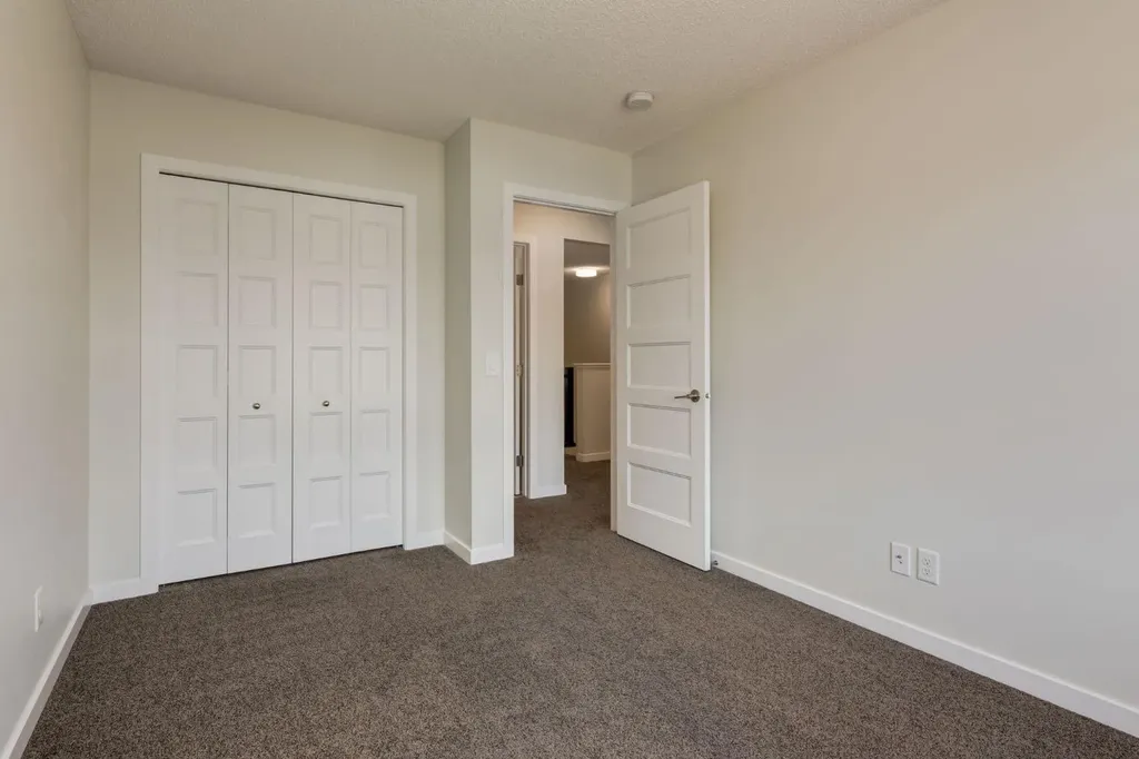 28 Masters Link SE Calgary AB T3M2N2