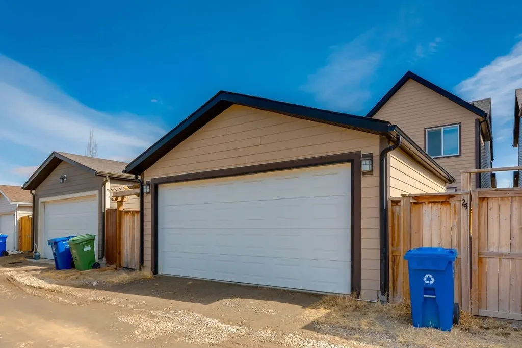 28 Masters Link SE Calgary AB T3M2N2