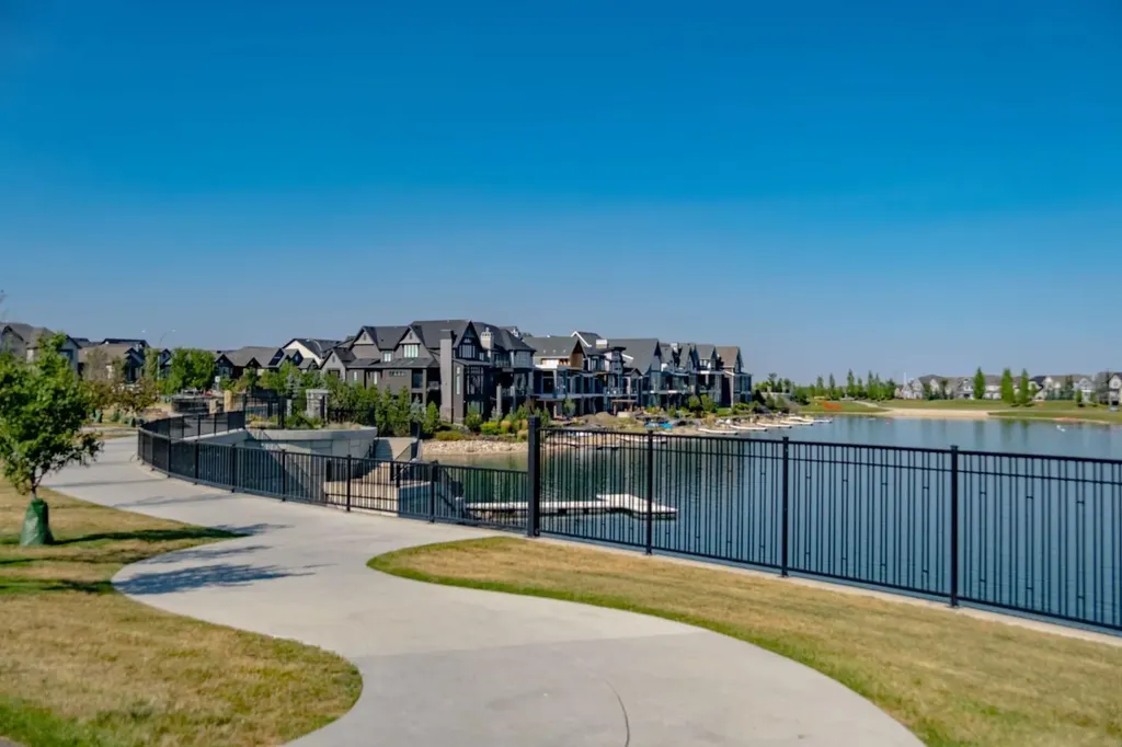 28 Masters Link SE Calgary AB T3M2N2