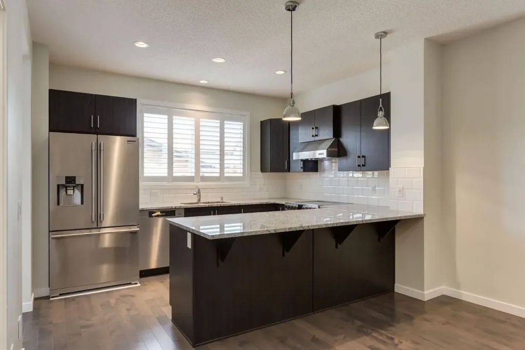 28 Masters Link SE Calgary AB T3M2N2