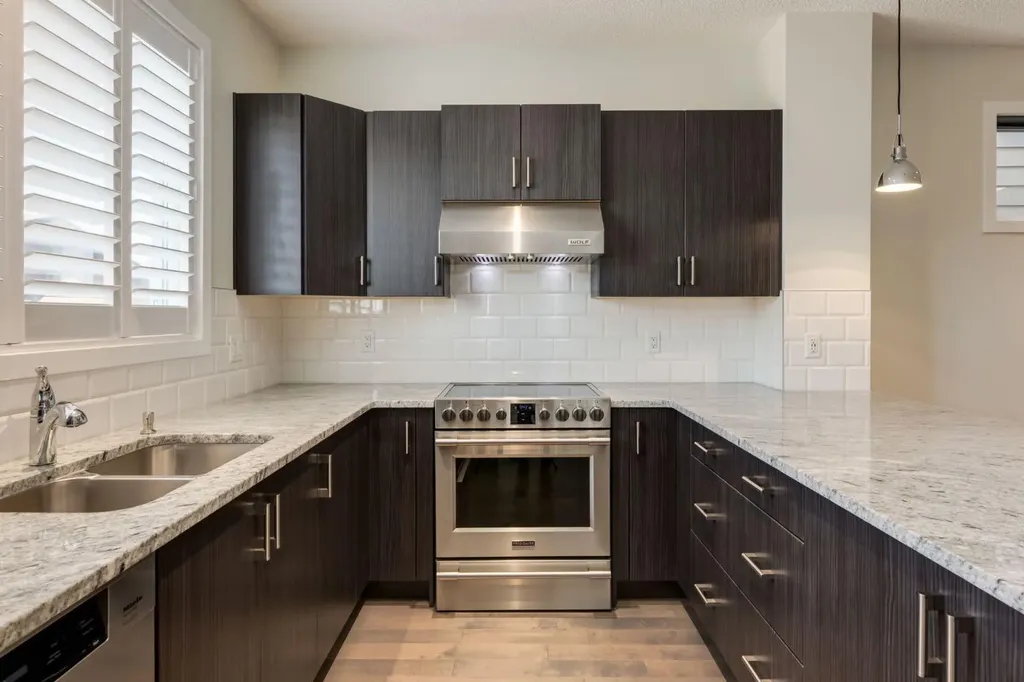 28 Masters Link SE Calgary AB T3M2N2