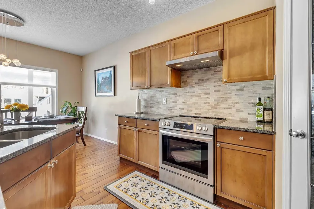 10 Evansbrooke Place NW Calgary AB T3P 1G3