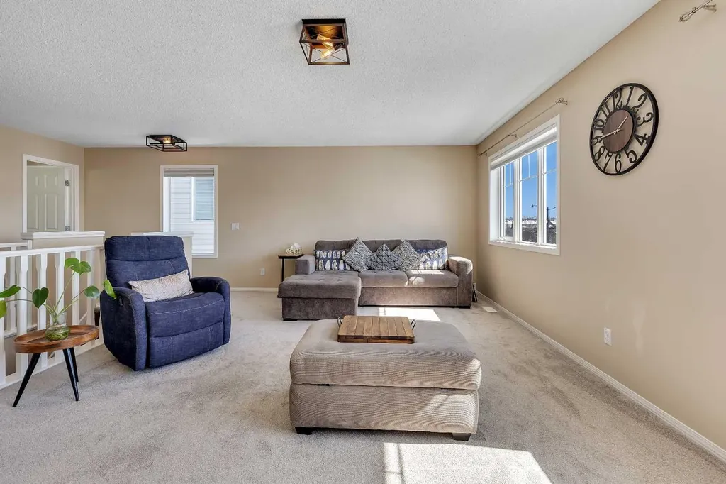 10 Evansbrooke Place NW Calgary AB T3P 1G3