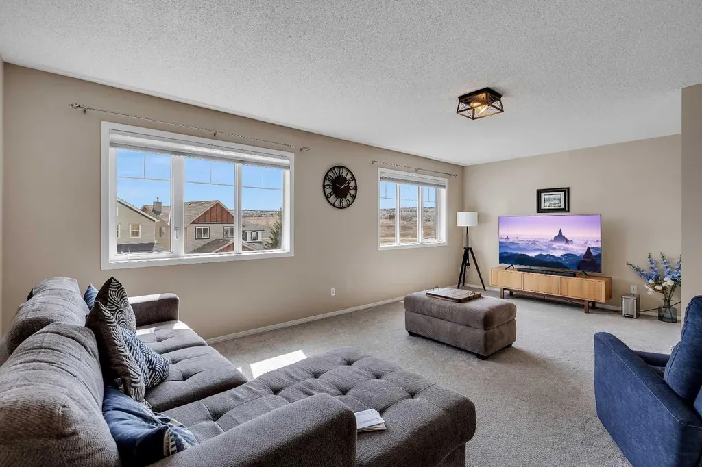 10 Evansbrooke Place NW Calgary AB T3P 1G3