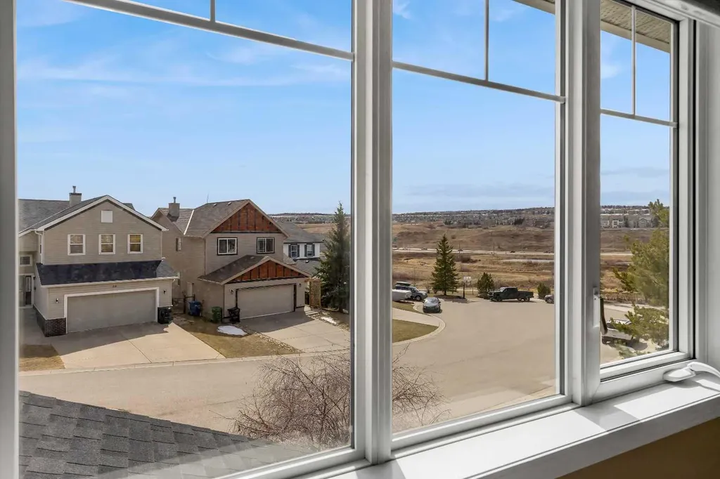 10 Evansbrooke Place NW Calgary AB T3P 1G3
