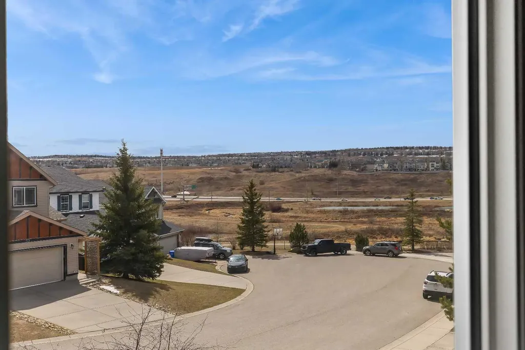 10 Evansbrooke Place NW Calgary AB T3P 1G3