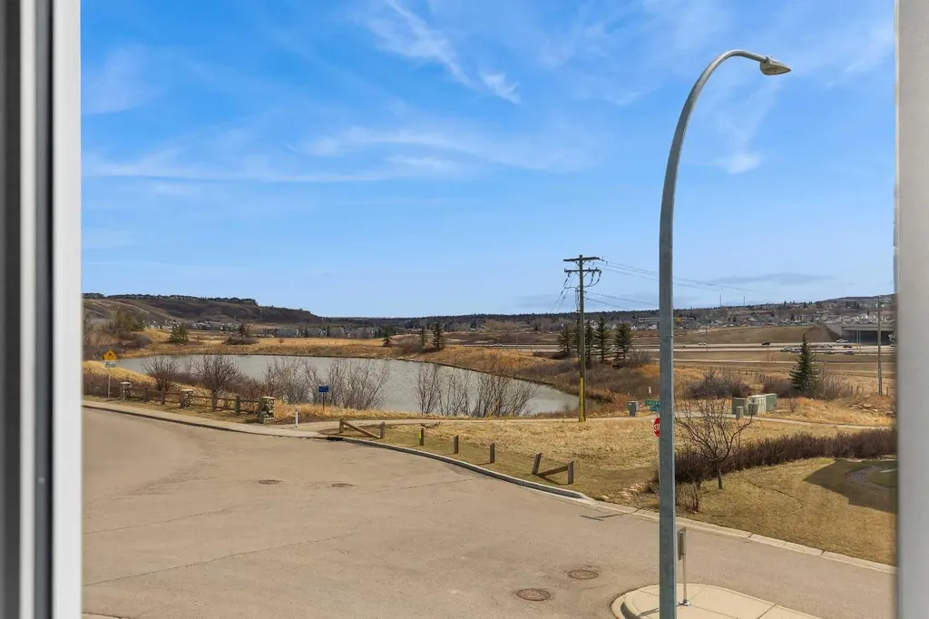 10 Evansbrooke Place NW Calgary AB T3P 1G3