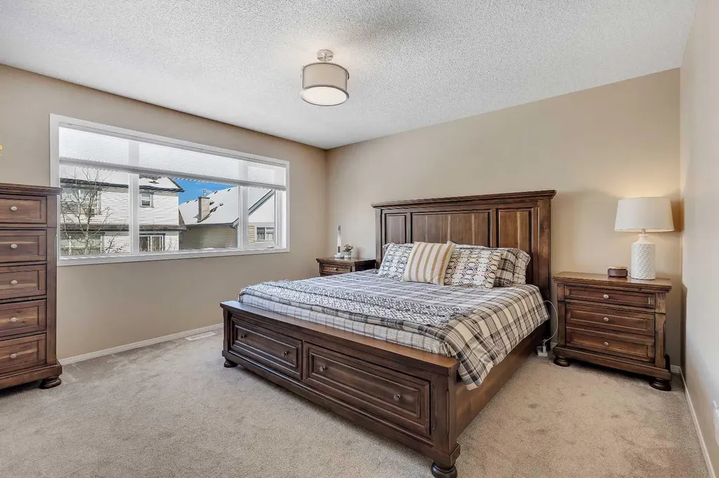 10 Evansbrooke Place NW Calgary AB T3P 1G3