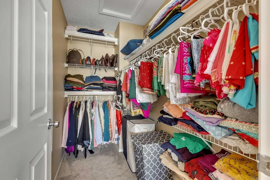 10 Evansbrooke Place NW Calgary AB T3P 1G3