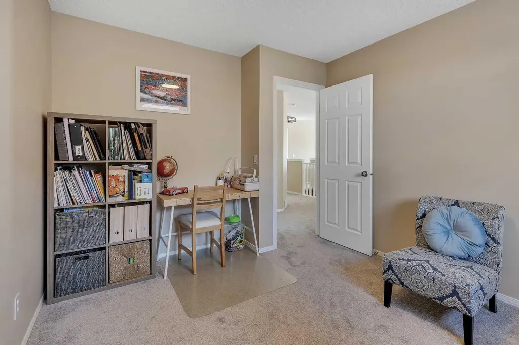 10 Evansbrooke Place NW Calgary AB T3P 1G3