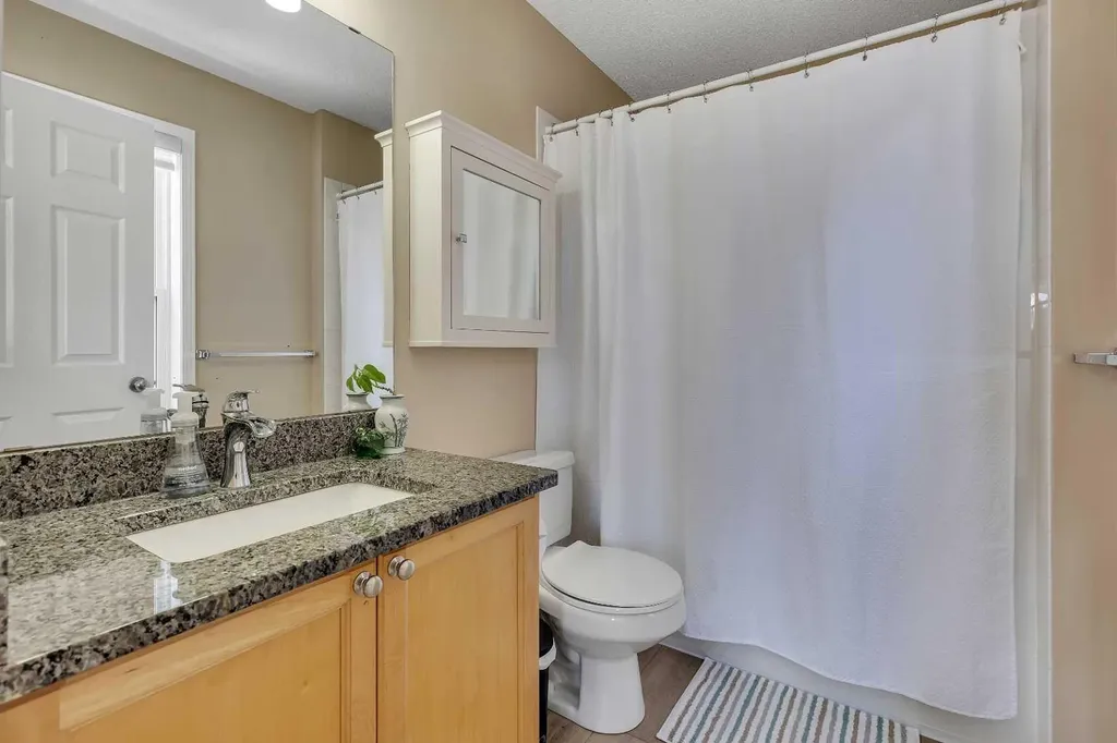 10 Evansbrooke Place NW Calgary AB T3P 1G3