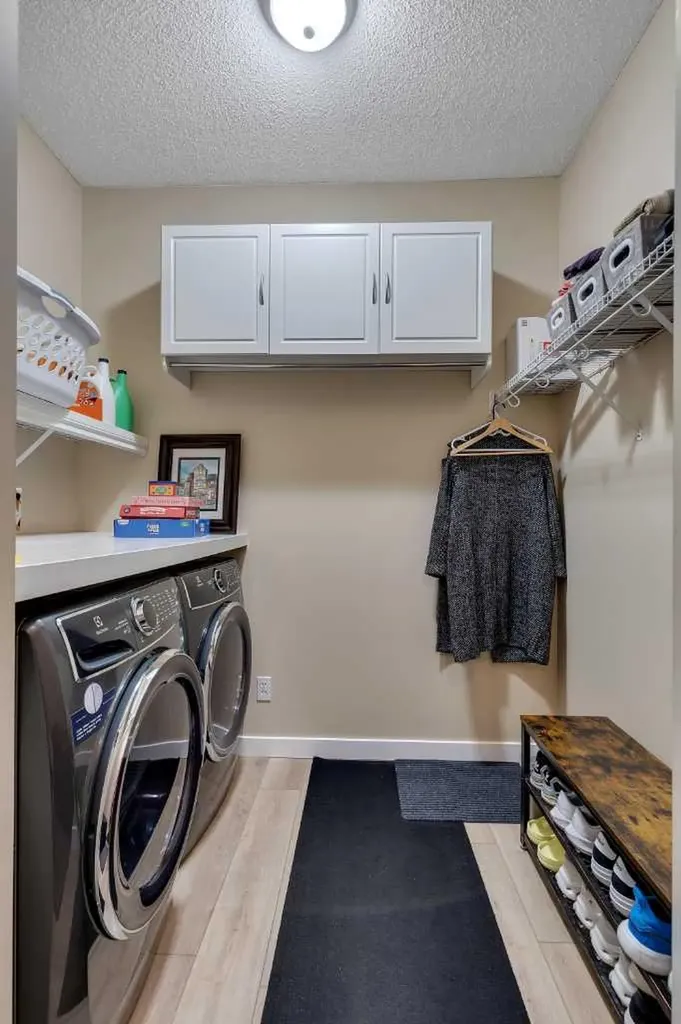 10 Evansbrooke Place NW Calgary AB T3P 1G3