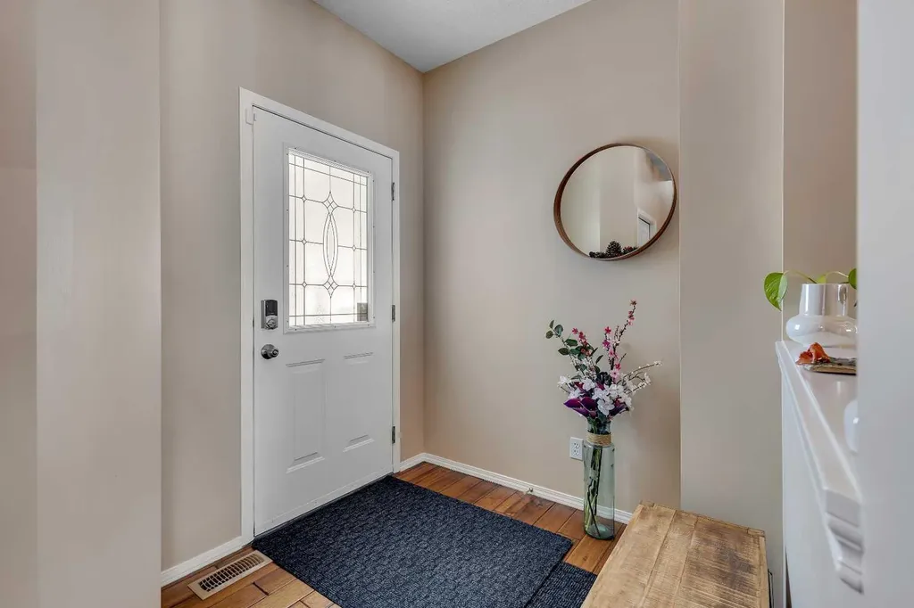 10 Evansbrooke Place NW Calgary AB T3P 1G3
