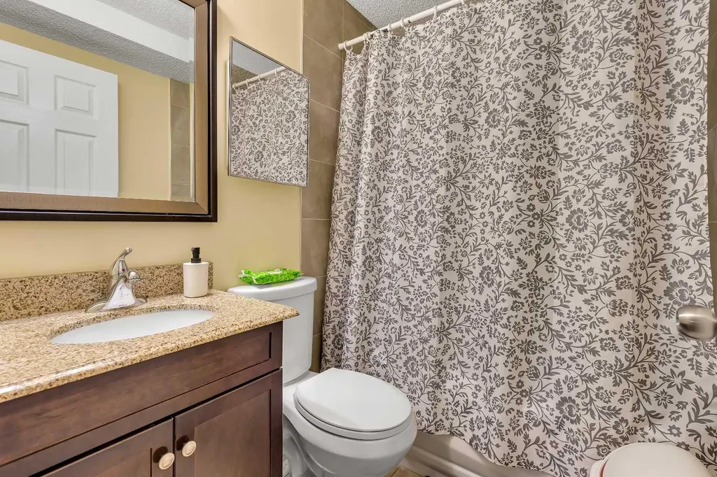 10 Evansbrooke Place NW Calgary AB T3P 1G3