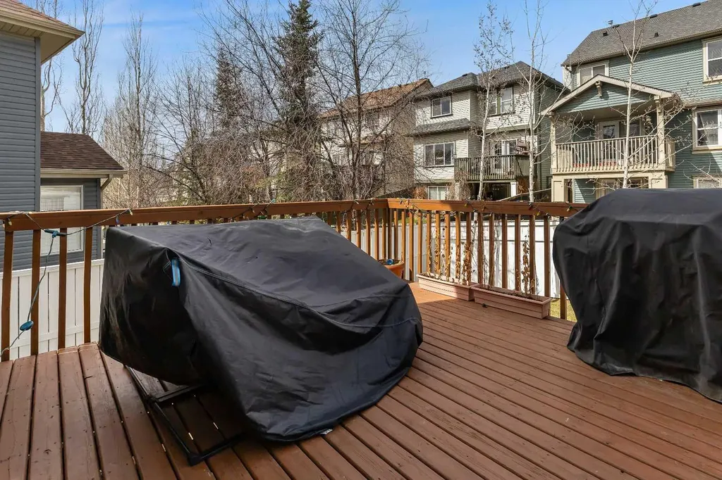 10 Evansbrooke Place NW Calgary AB T3P 1G3