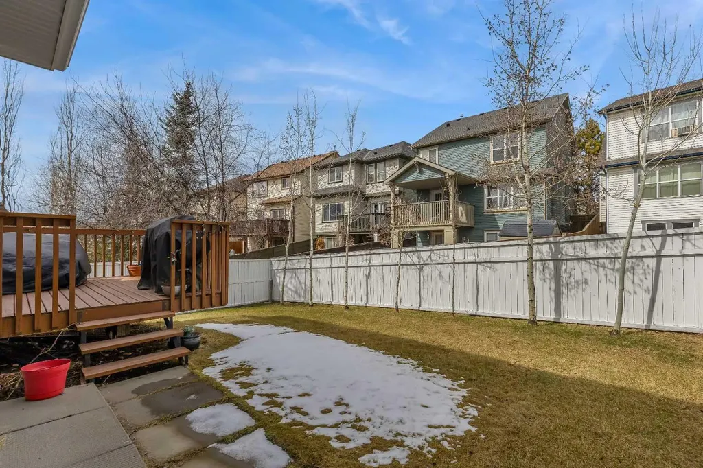 10 Evansbrooke Place NW Calgary AB T3P 1G3