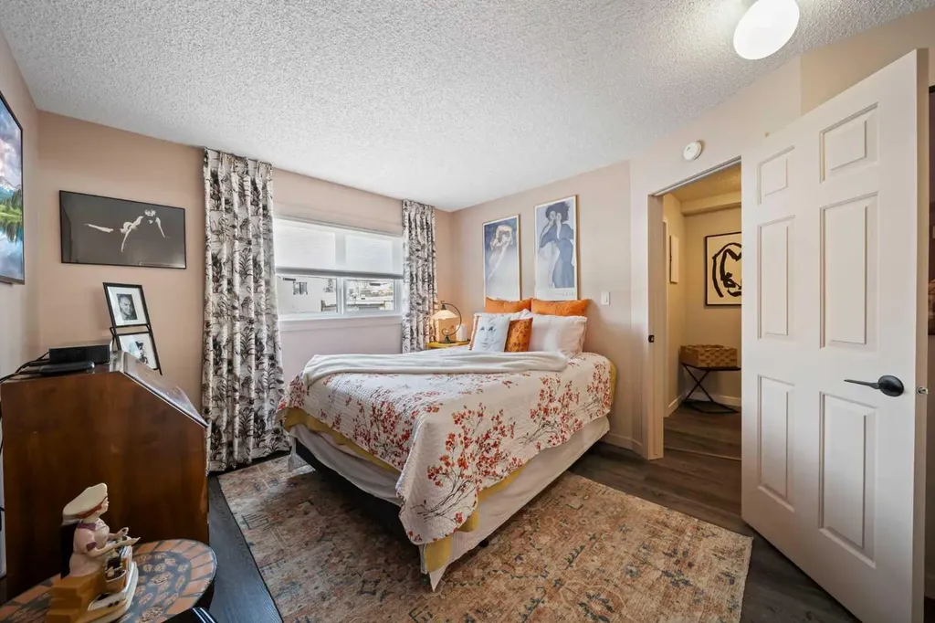 825 4 Street NE Calgary AB T2E 3S9