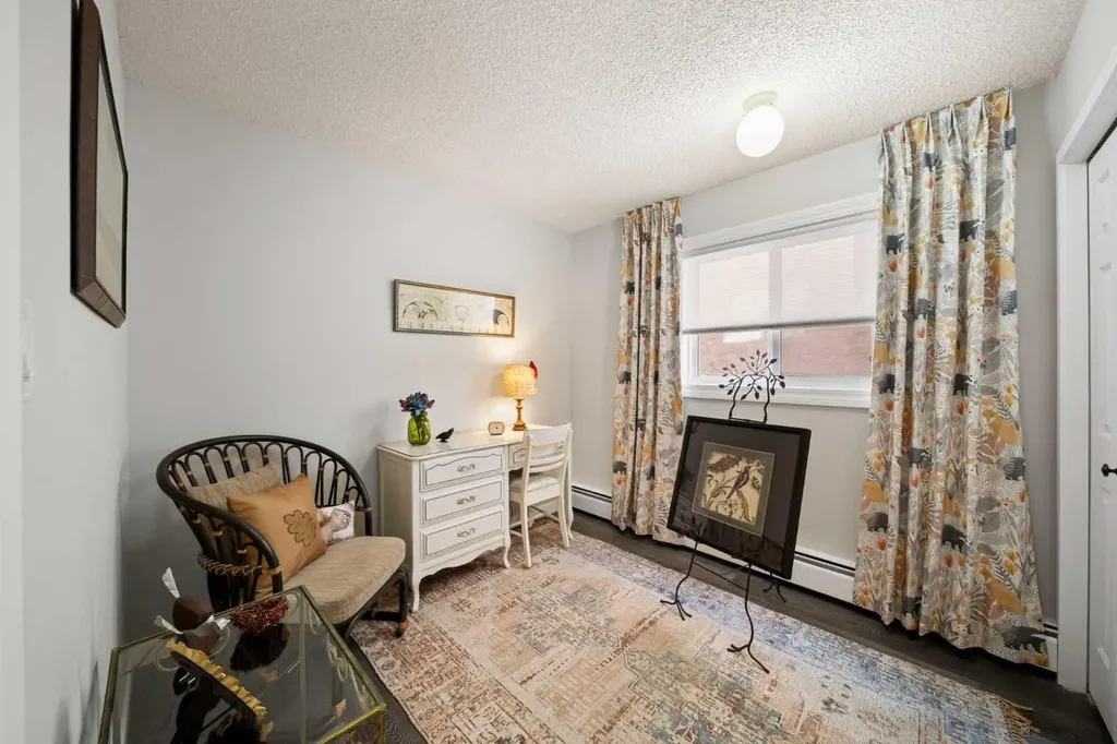825 4 Street NE Calgary AB T2E 3S9