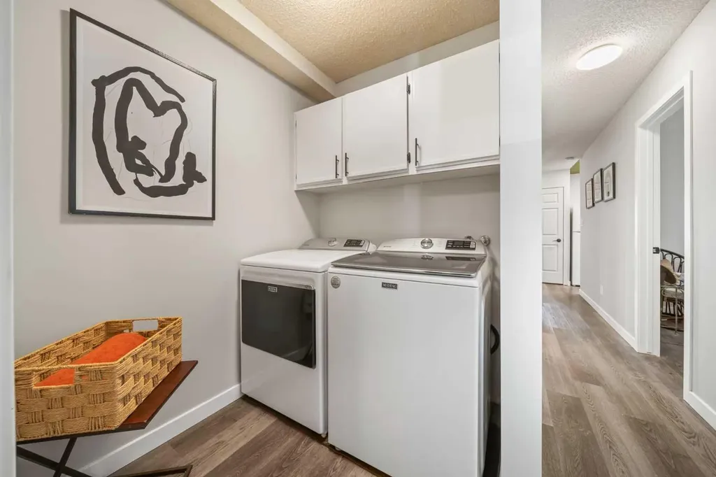 825 4 Street NE Calgary AB T2E 3S9