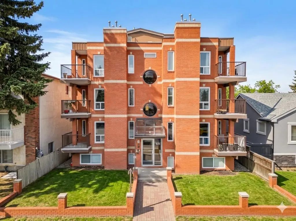 825 4 Street NE Calgary AB T2E 3S9