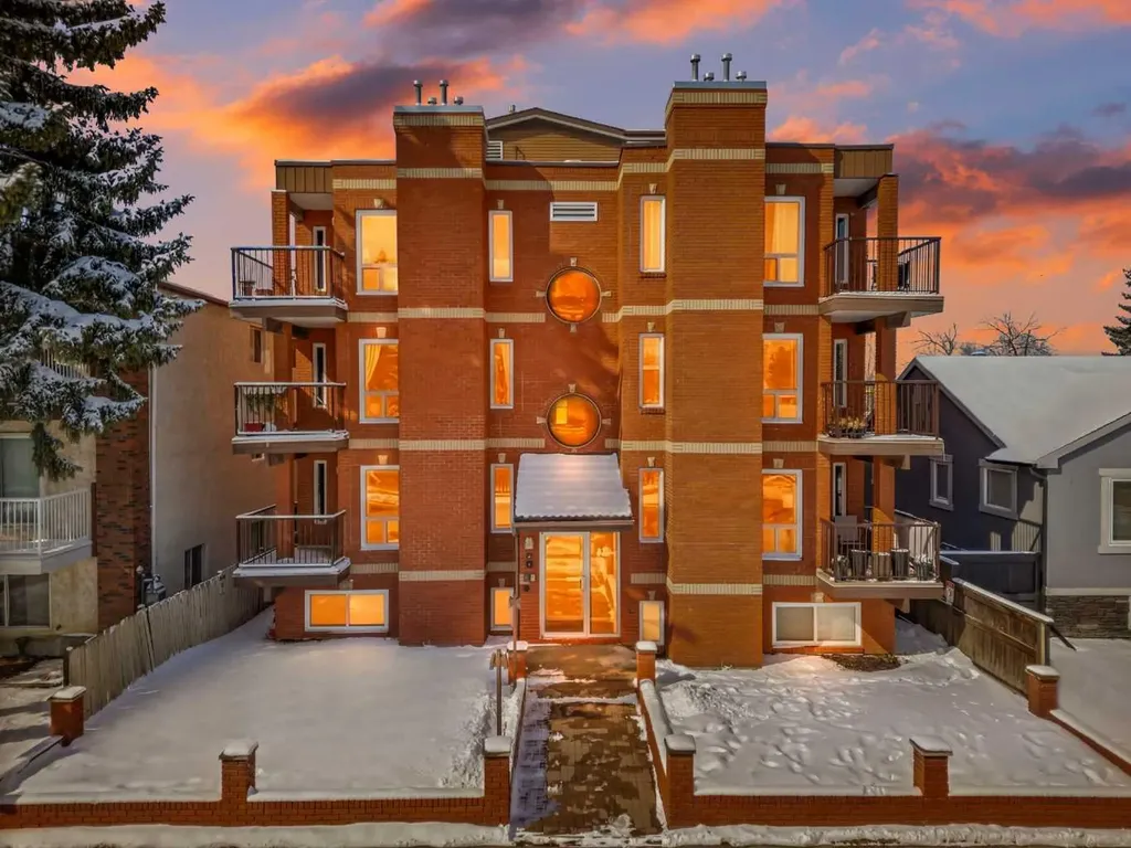 825 4 Street NE Calgary AB T2E 3S9