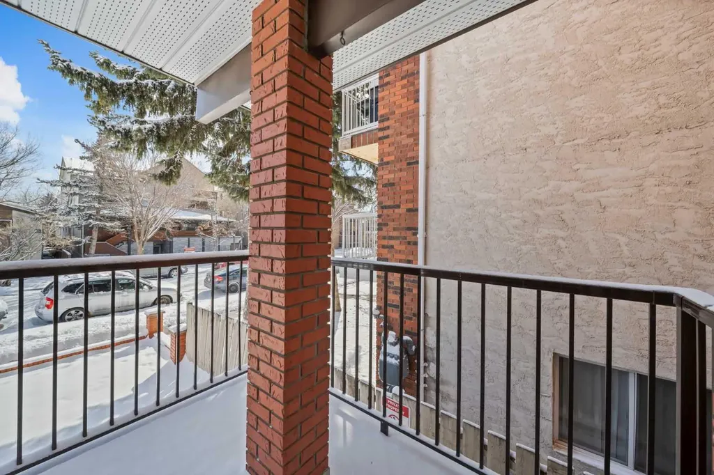 825 4 Street NE Calgary AB T2E 3S9