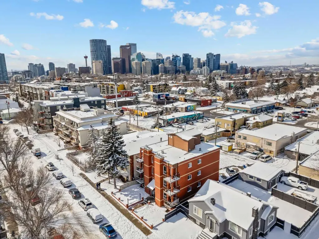 825 4 Street NE Calgary AB T2E 3S9