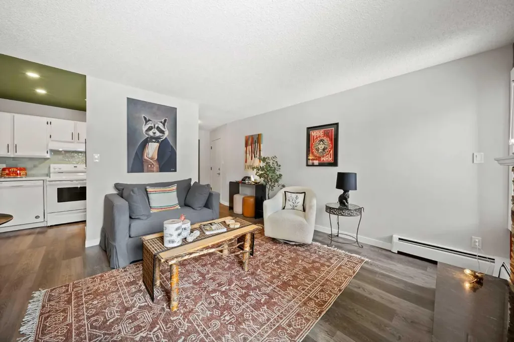 825 4 Street NE Calgary AB T2E 3S9