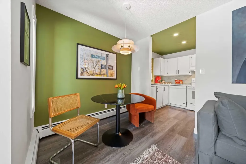 825 4 Street NE Calgary AB T2E 3S9