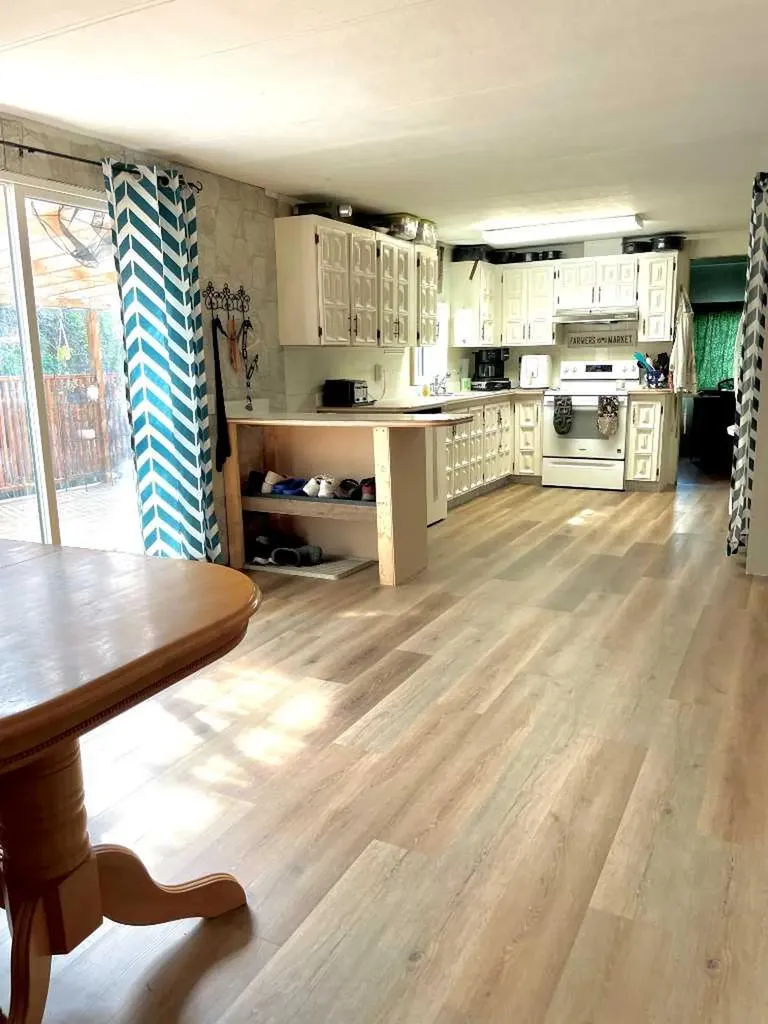 4521 50 Avenue Grimshaw AB T0H 1W0
