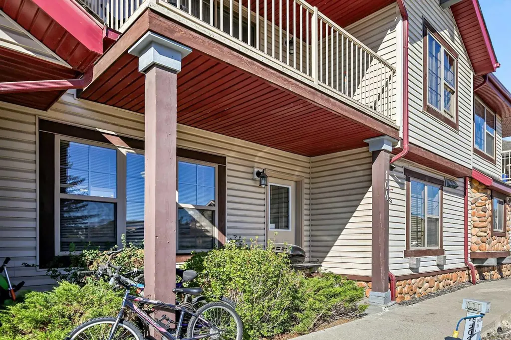 15 Everridge Square SW Calgary AB T2Y5J5