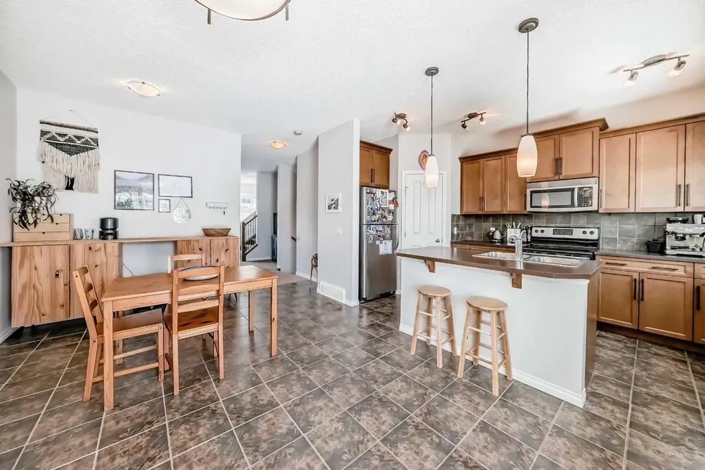 296 Sunset Point Cochrane AB T4C 0K8