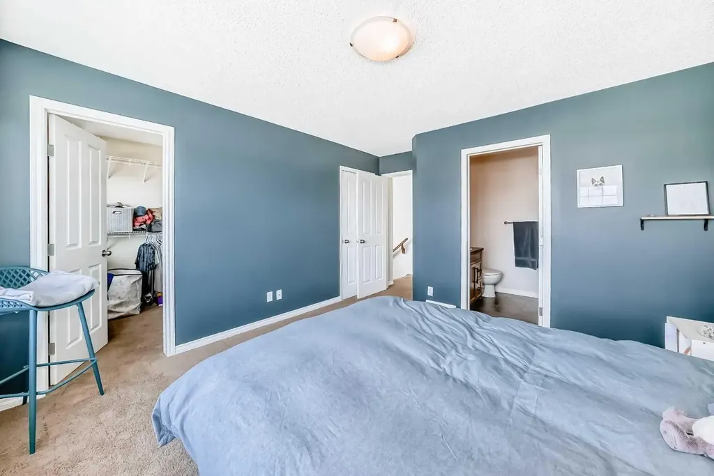 296 Sunset Point Cochrane AB T4C 0K8