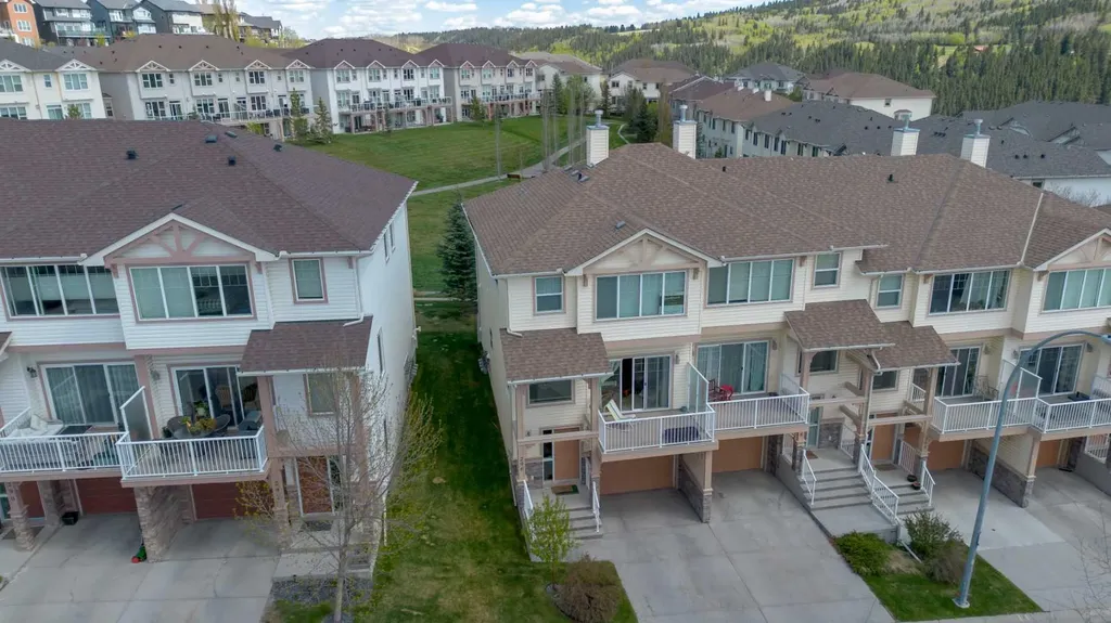 296 Sunset Point Cochrane AB T4C 0K8