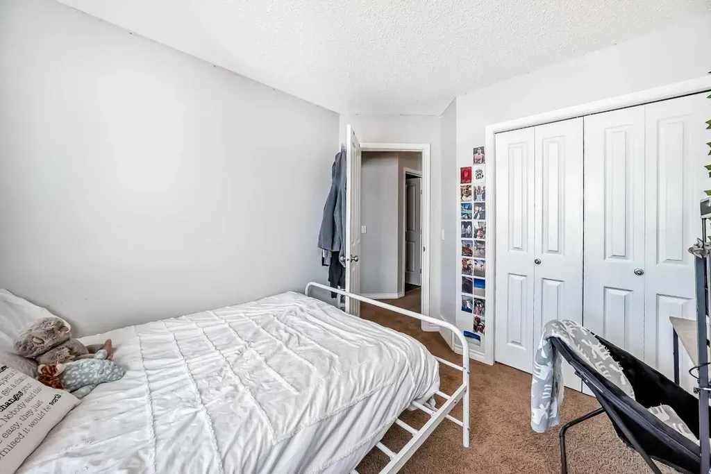 296 Sunset Point Cochrane AB T4C 0K8