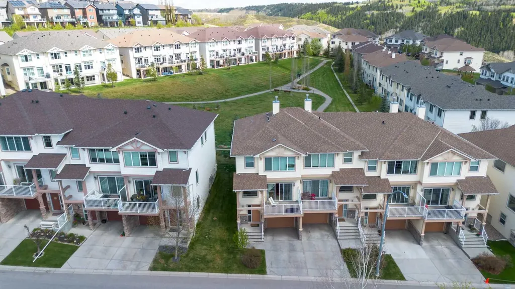296 Sunset Point Cochrane AB T4C 0K8
