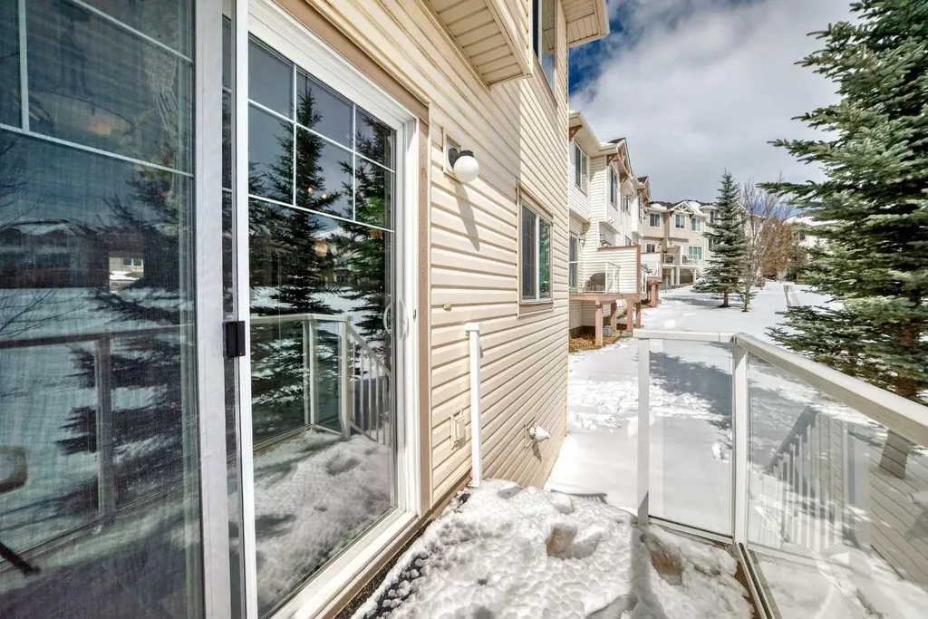 296 Sunset Point Cochrane AB T4C 0K8