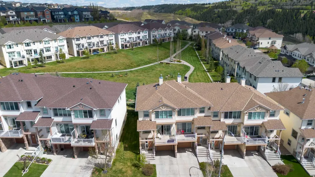 296 Sunset Point Cochrane AB T4C 0K8