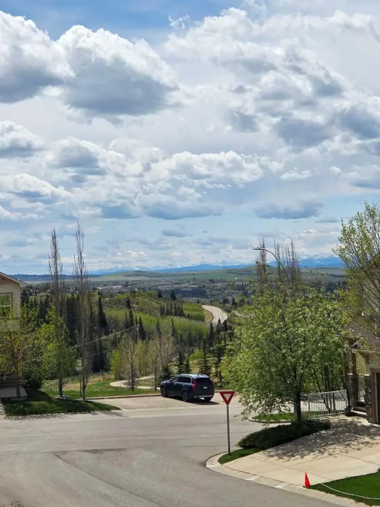 296 Sunset Point Cochrane AB T4C 0K8