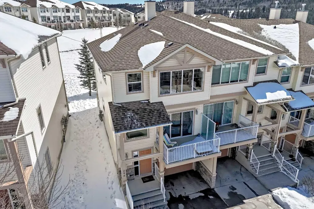 296 Sunset Point Cochrane AB T4C 0K8