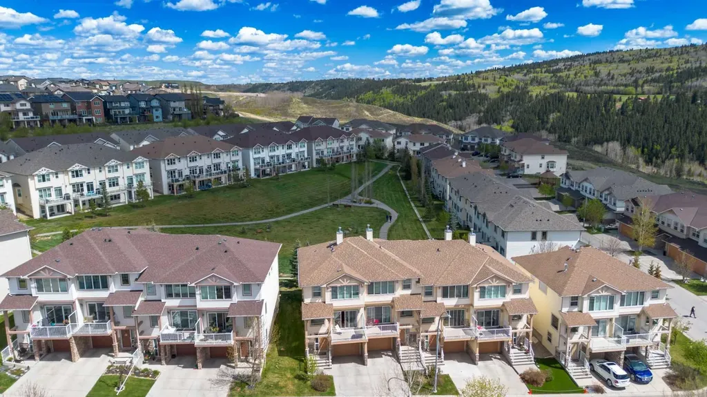 296 Sunset Point Cochrane AB T4C 0K8