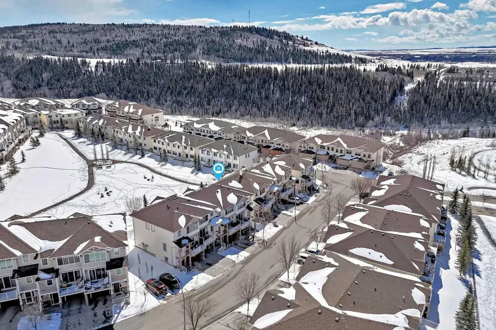 296 Sunset Point Cochrane AB T4C 0K8